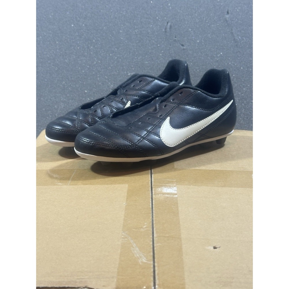 Nike Youth Soccer Cleats 3.5Y Black & White